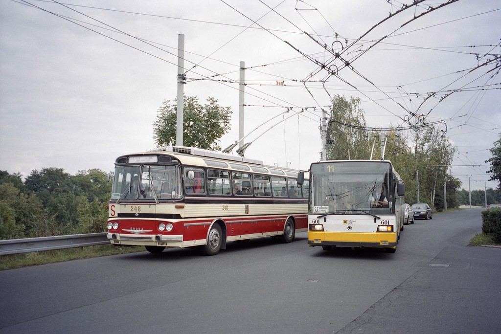 2002-09-29 Teplice Trolleybuses Nr.248 + Nr.601