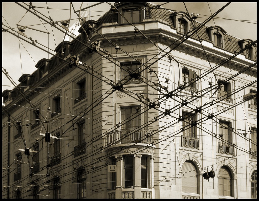 Geneva / Switzerland: Trolley-bus catenary wires